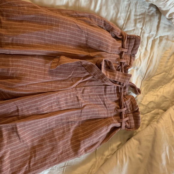 American Eagle Paperbag Pants - Picture 2 of 3